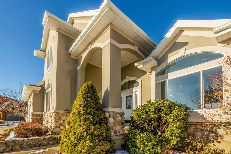 Seamless Gutter Installation